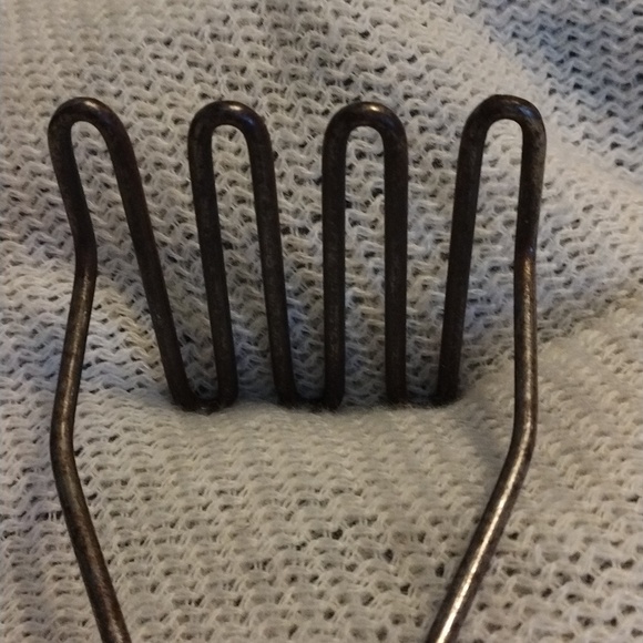 Heavy Wire Base Vintage Potato Masher Long Wood Handle - Picture 3 of 5